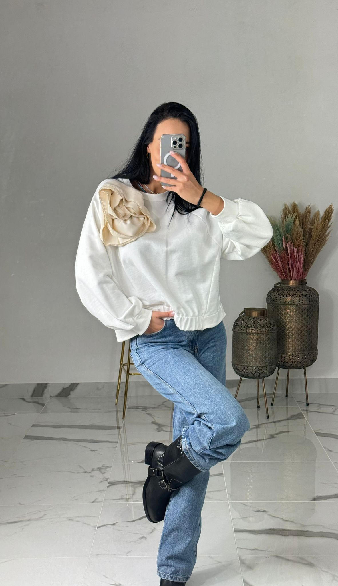 Outfit Felpa In Jeans KARL LAGERFELD JEANS Felpa In Nero ABOUT YOU